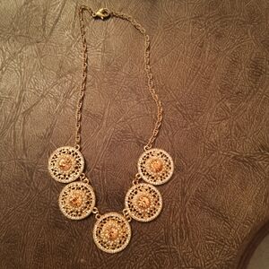 ☀️🌞Gold Tone Disks Necklace☀️🌞